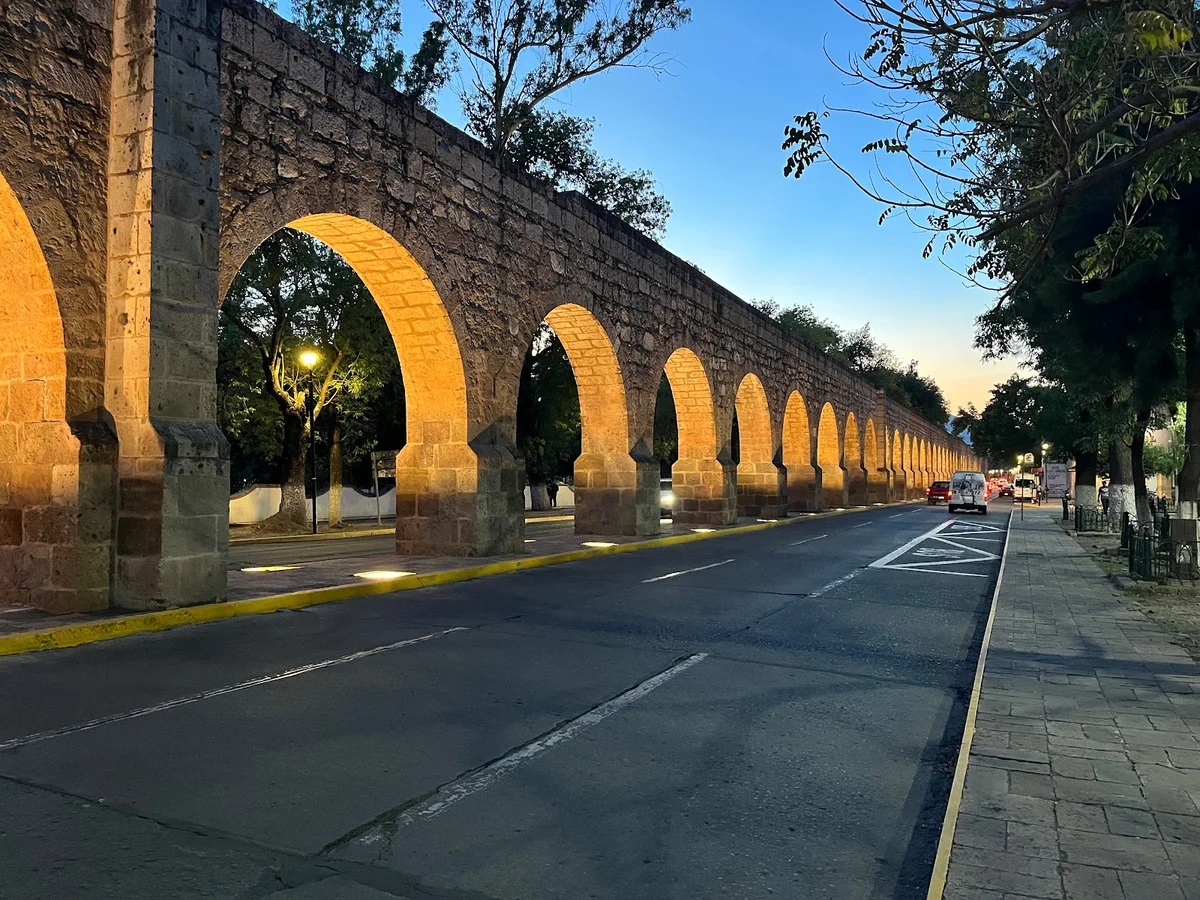 Acueducto de Morelia cerca de Camelinas y Las Tarascas